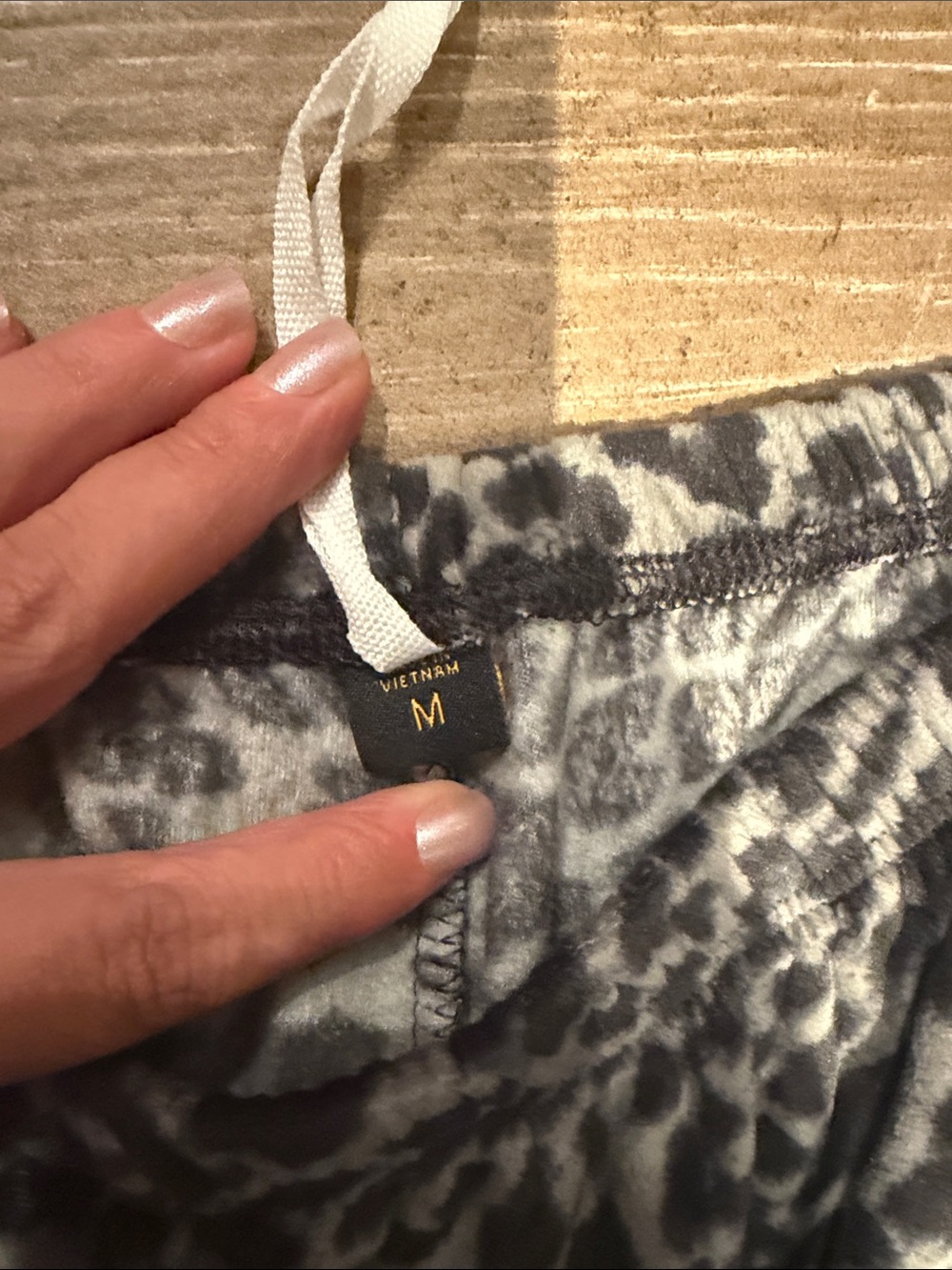 Donna Karan Gray and Black Leopard-Print Pajama Set (D) - Picture 3 of 4